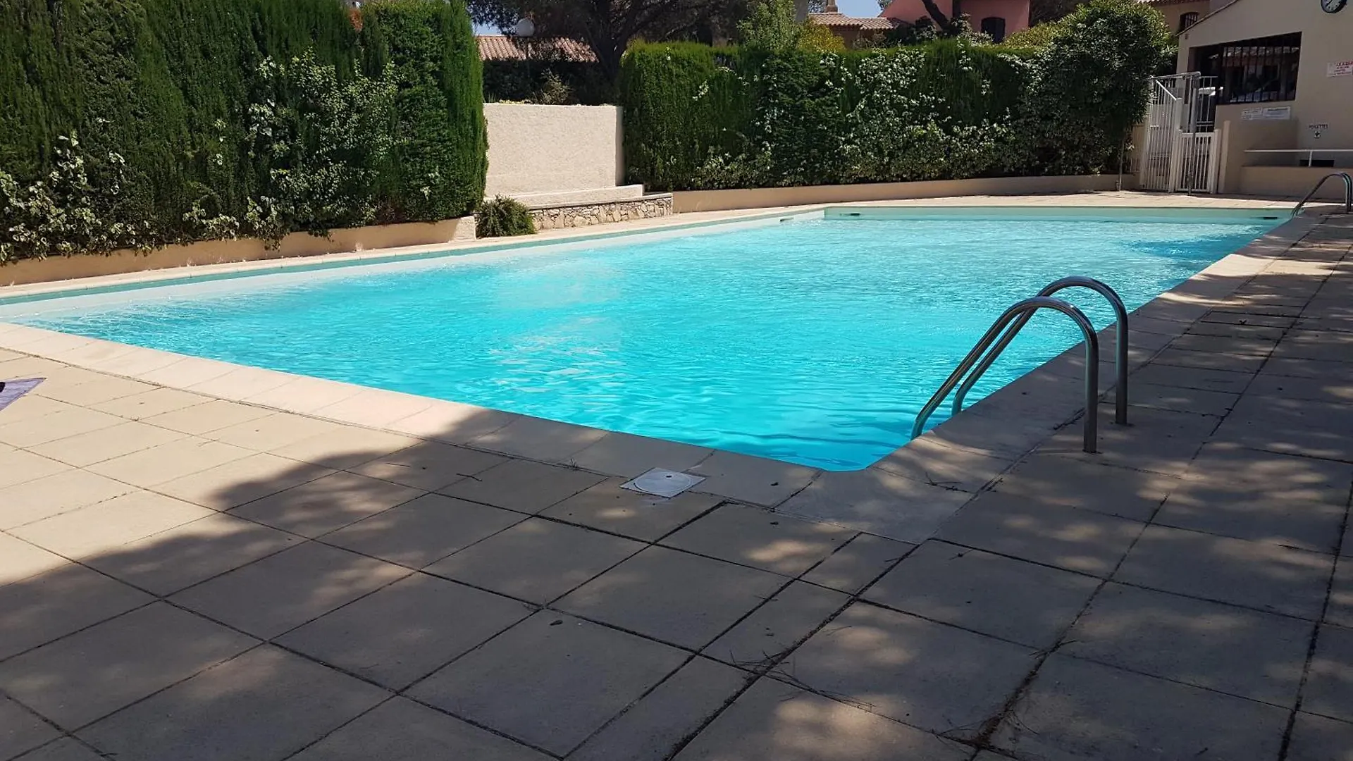 Appartement Duplex De Standing Au Calme Avec Piscine Frejus Apartment